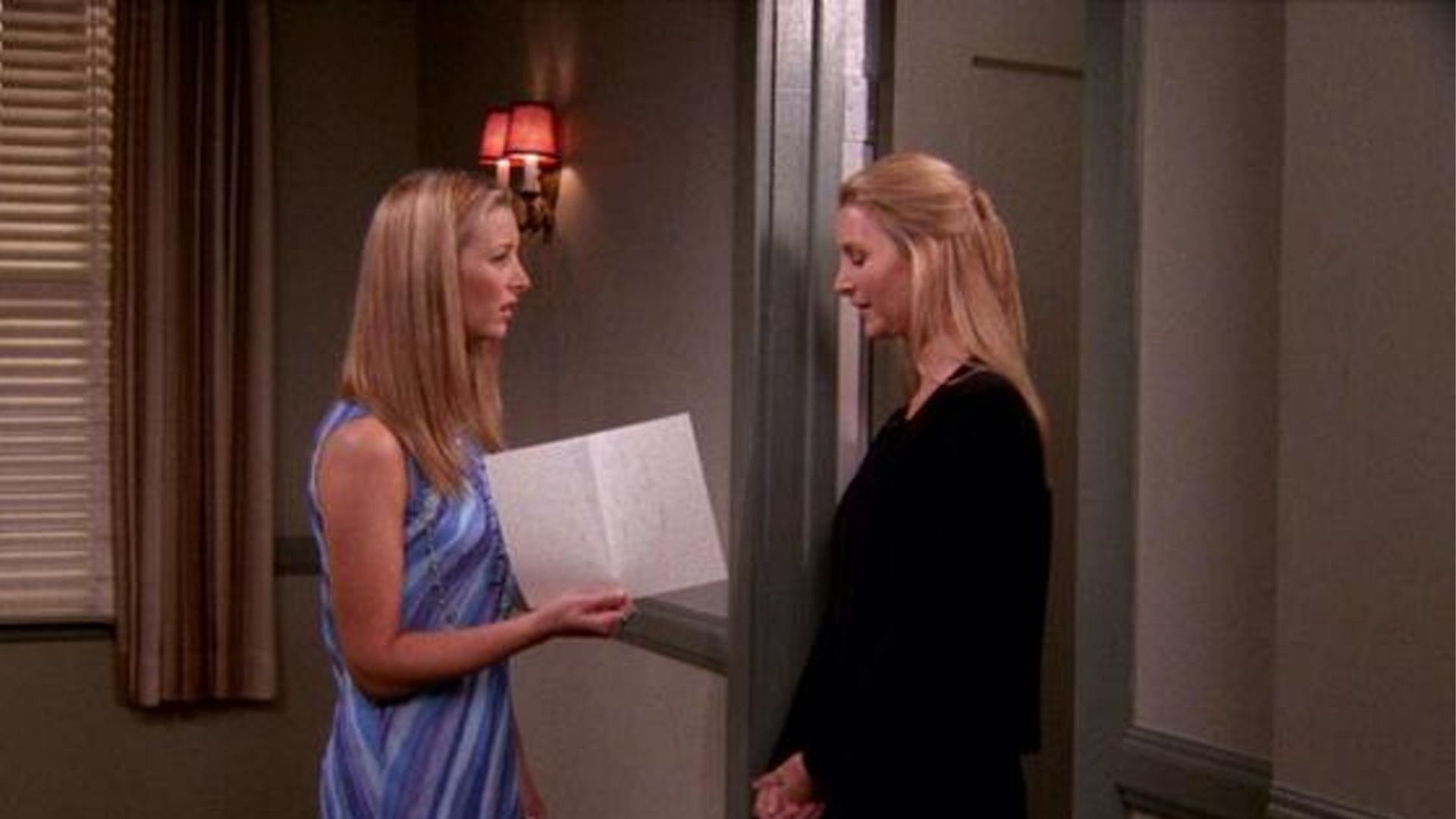 Phoebe and Ursula in Friends (Image via Warner Bros.)